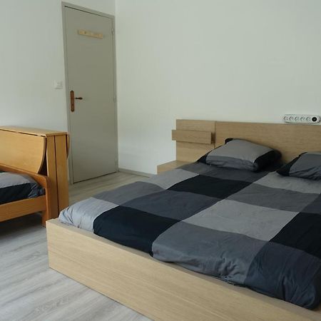 Tout Un 2Eme Etage A 300 Metres De La Mer, Chez L'Habitant ! 费康 外观 照片