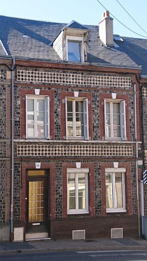 Tout Un 2Eme Etage A 300 Metres De La Mer, Chez L'Habitant ! 费康 外观 照片